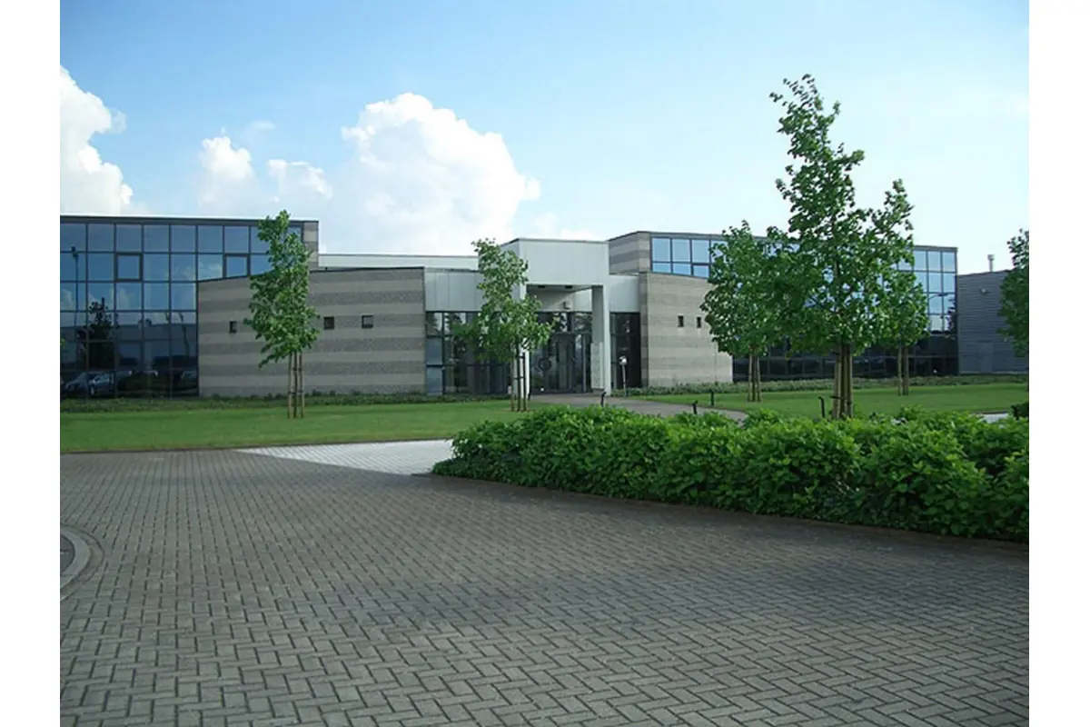 Handelszaak te  huur in Opglabbeek 3660 400.00€ 0 slaapkamers 25.00m² - Zoekertje 1199