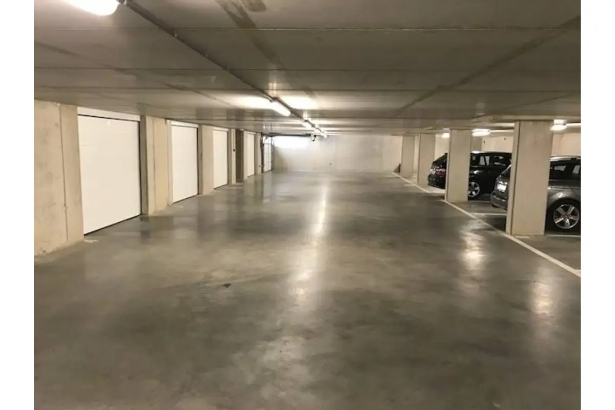 Parking & garage te  koop in Sint-Truiden 3800 19000.00€  slaapkamers m² - Zoekertje 815