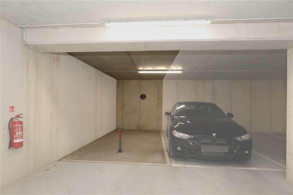 Parking te  koop in Hoeselt 3730 15000.00€  slaapkamers m² - Zoekertje 1361845