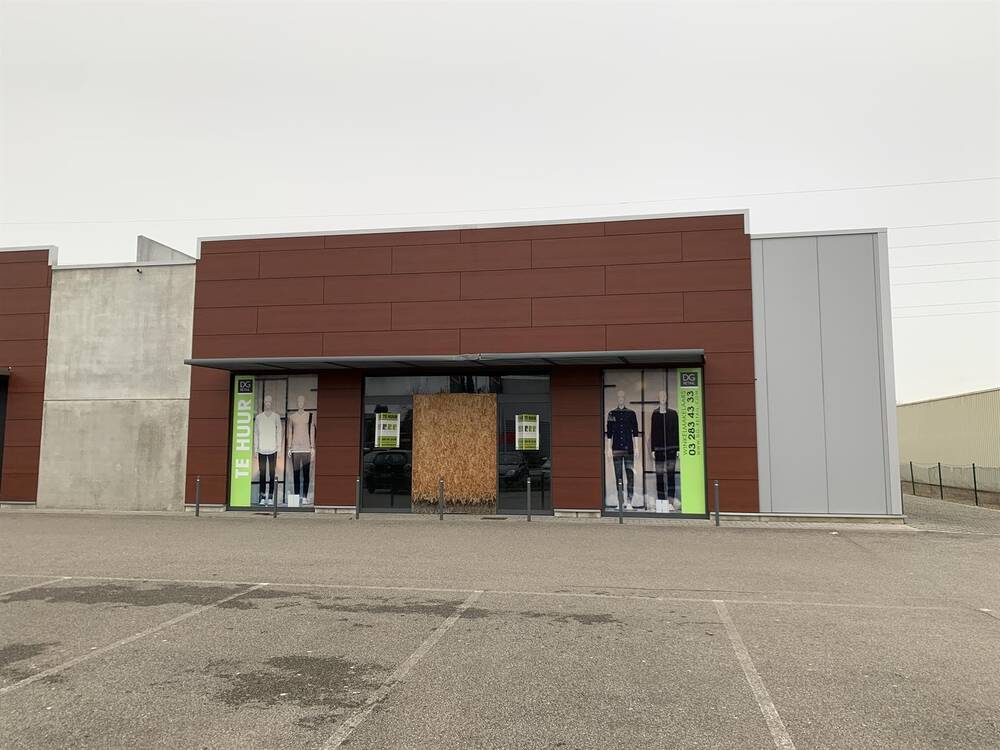 Handelszaak te  huur in Lanaken 3620 5410.00€  slaapkamers 649.00m² - Zoekertje 533