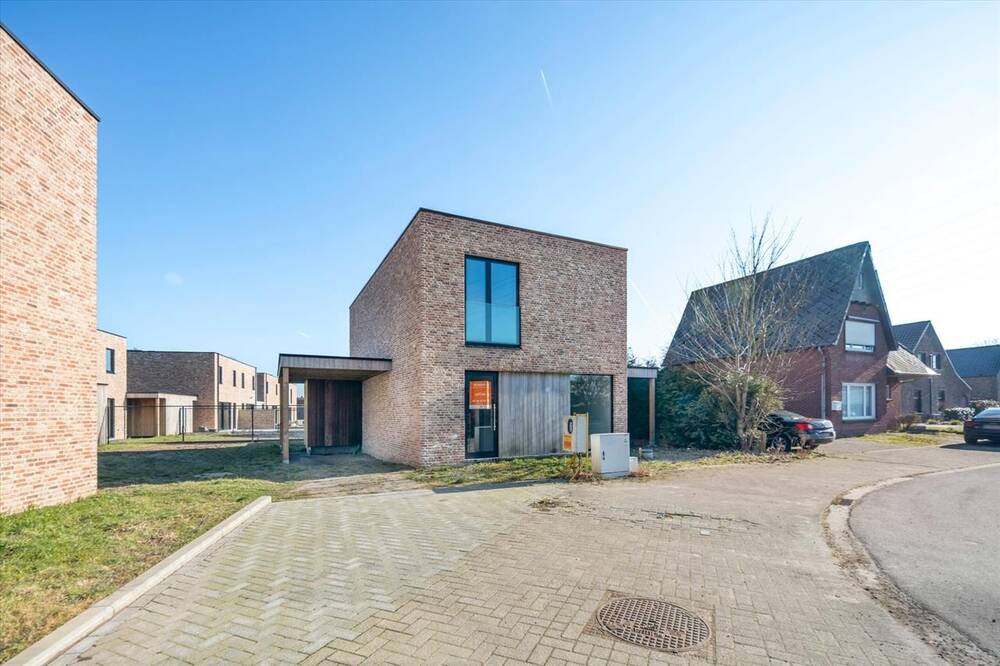 Huis te koop in Overpelt 3900 355000.00€ 3 slaapkamers m² - Zoekertje 7306