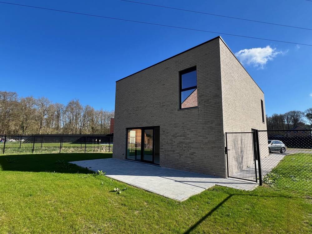Huis te  koop in Houthalen-Helchteren 3530 349550.00€ 3 slaapkamers m² - Zoekertje 7581