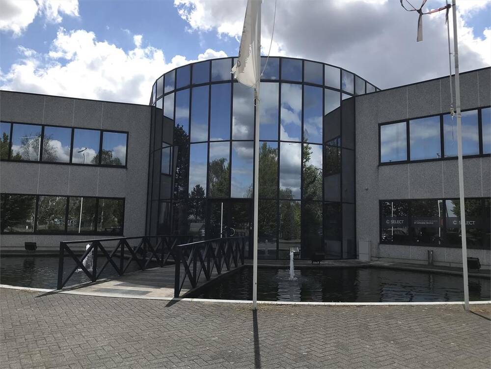 Handelszaak te  huur in Overpelt 3900 950.00€  slaapkamers m² - Zoekertje 7824