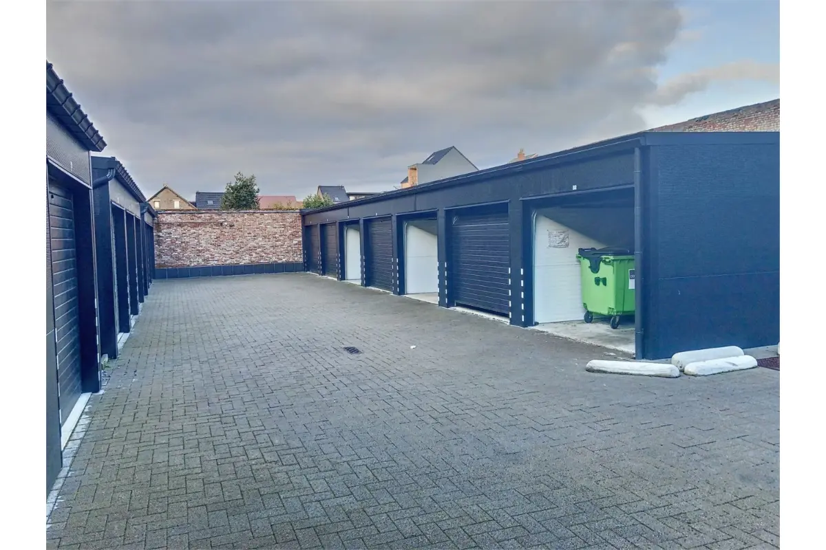 Parking te  koop in Leopoldsburg 3970 21000.00€  slaapkamers m² - Zoekertje 9990