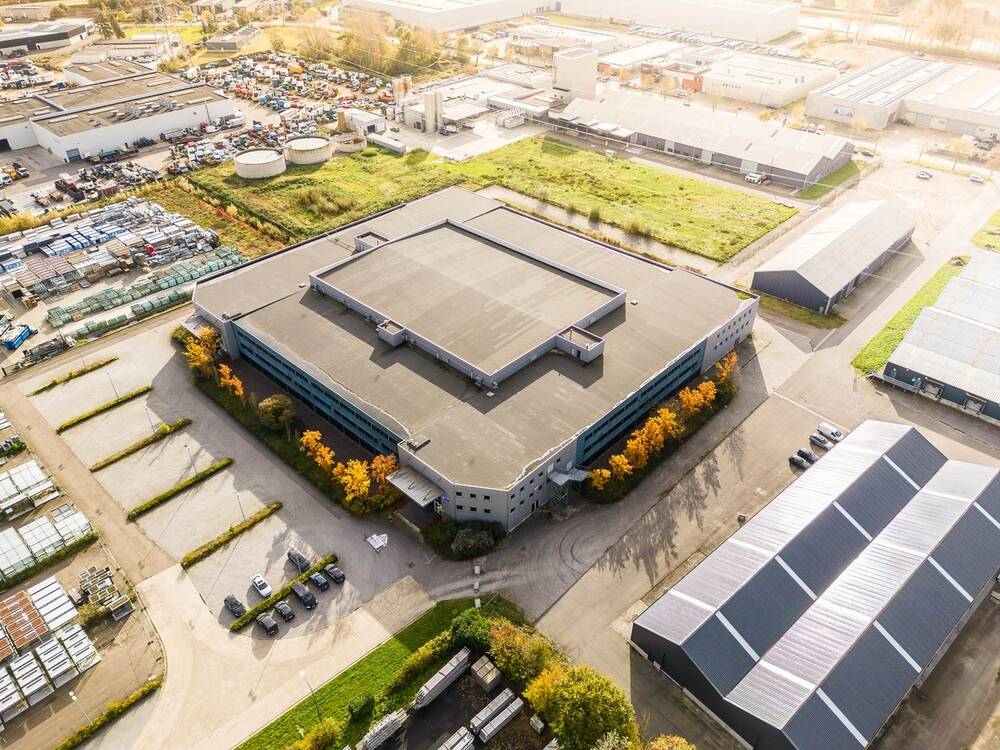 Handelszaak te  koop in Bree 3960 2850000.00€  slaapkamers 21000.00m² - Zoekertje 11517