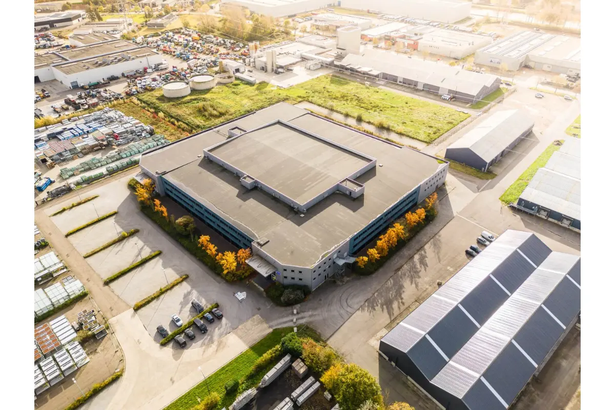 Handelszaak te  koop in Bree 3960 2850000.00€  slaapkamers 21000.00m² - Zoekertje 11517