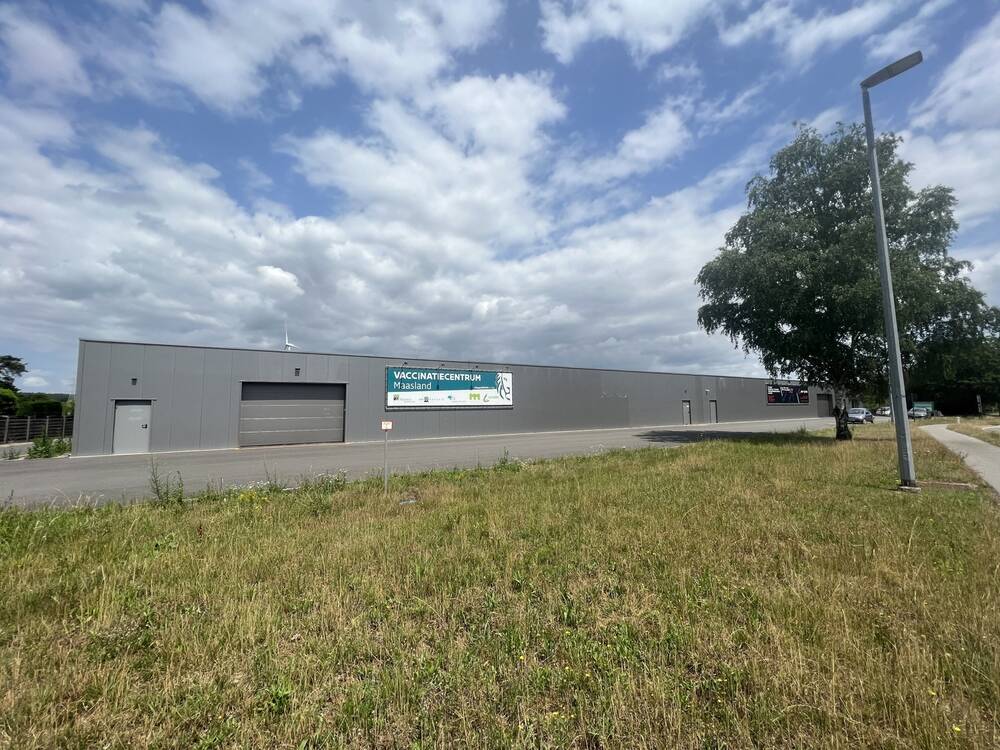 Handelszaak te  huur in Dilsen-Stokkem 3650 3300.00€  slaapkamers 1000.00m² - Zoekertje 13835