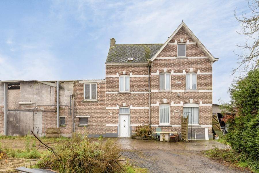 Huis te  koop in Herk-de-Stad 3540 320000.00€ 4 slaapkamers m² - Zoekertje 1372614