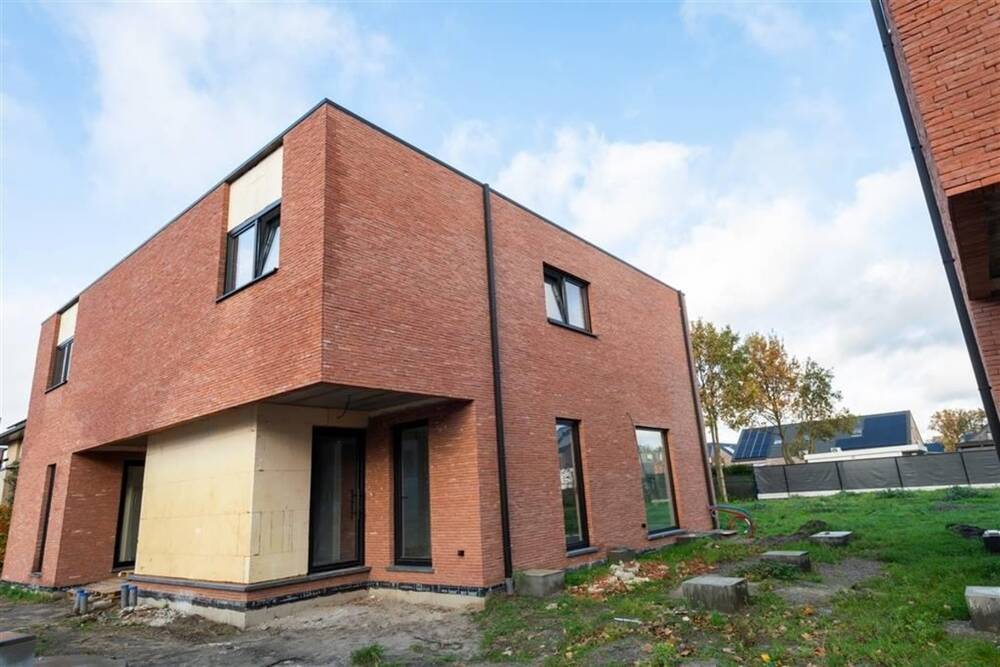Huis te  koop in Leopoldsburg 3970 297000.00€ 3 slaapkamers 143.00m² - Zoekertje 1247616