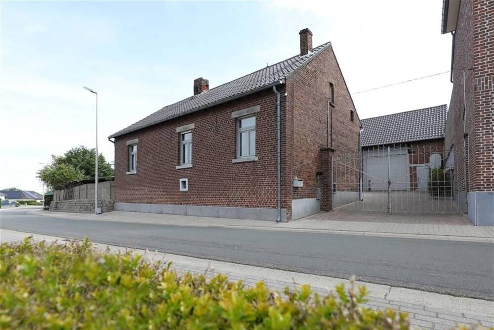 Huis te  koop in Hoeselt 3730 229000.00€ 2 slaapkamers 450.00m² - Zoekertje 1252347