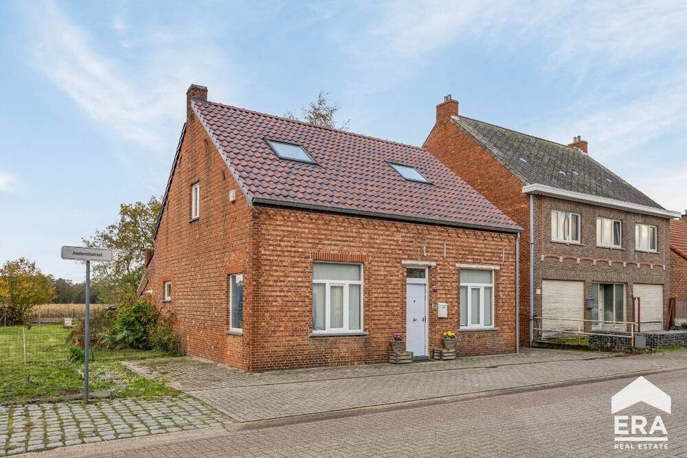 Huis te  koop in Leopoldsburg 3970 259000.00€ 2 slaapkamers 151.00m² - Zoekertje 1270178