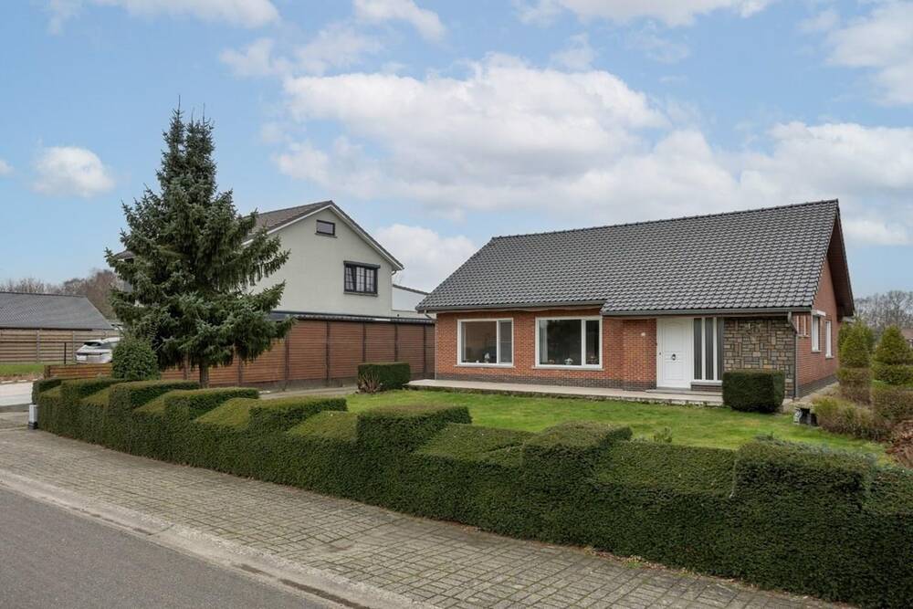 Huis te  koop in Neerpelt 3910 298000.00€ 2 slaapkamers 212.00m² - Zoekertje 1377116
