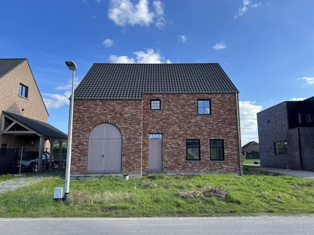 Huis te  koop in Molenbeersel 3640 425000.00€ 4 slaapkamers 320.00m² - Zoekertje 1338068