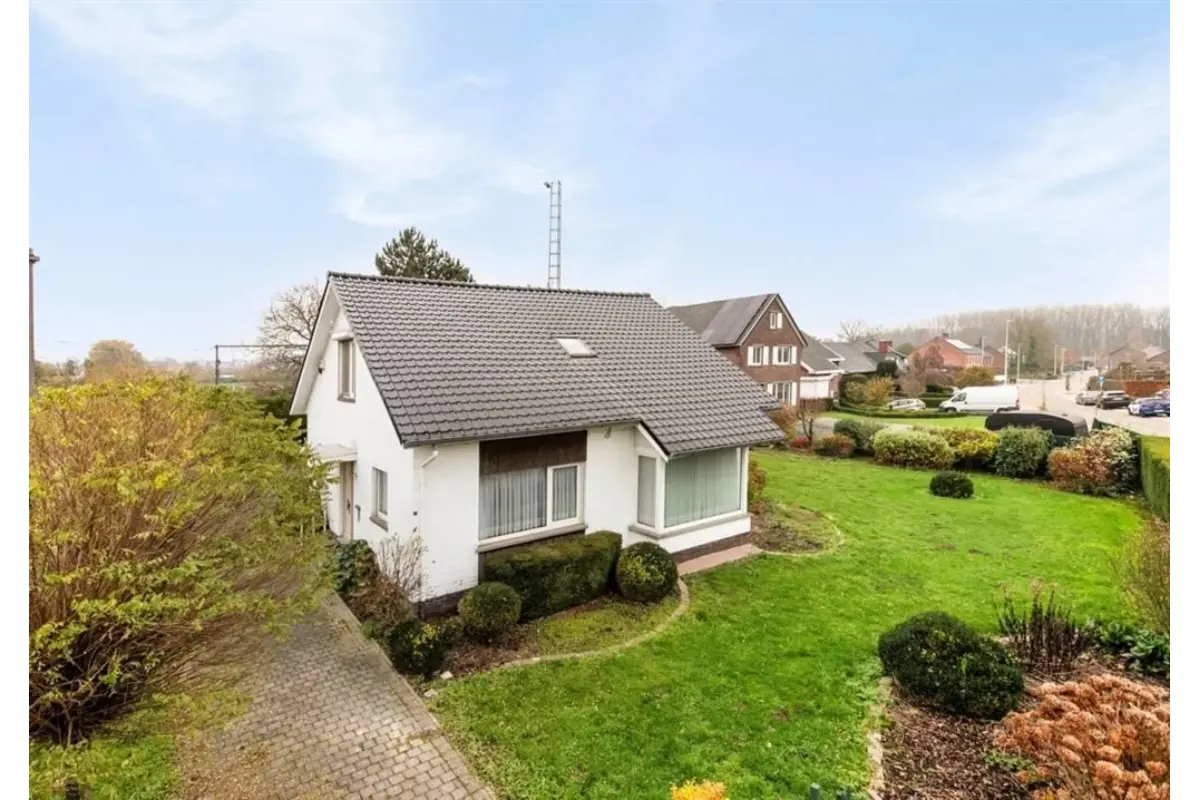 Huis te  koop in Hoeselt 3730 240000.00€ 2 slaapkamers 145.00m² - Zoekertje 47416