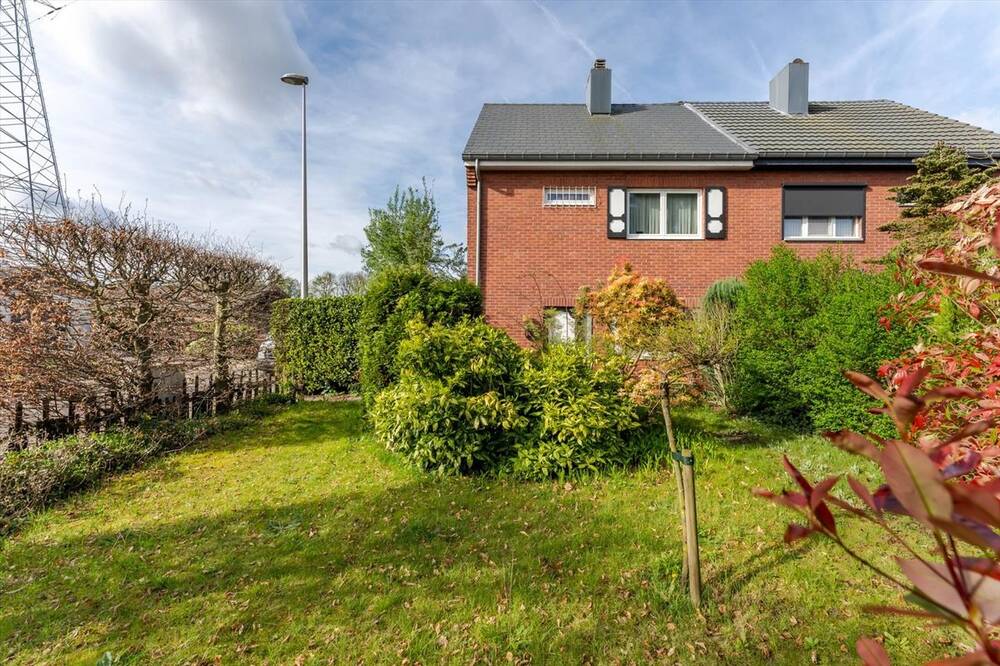 Huis te  koop in Overpelt 3900 259000.00€ 3 slaapkamers 145.00m² - Zoekertje 1356473