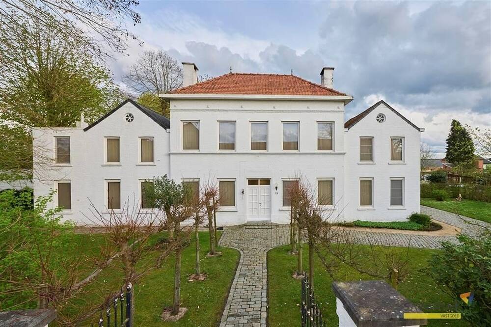Huis te  koop in Leopoldsburg 3970 487000.00€ 5 slaapkamers 385.00m² - Zoekertje 1358588