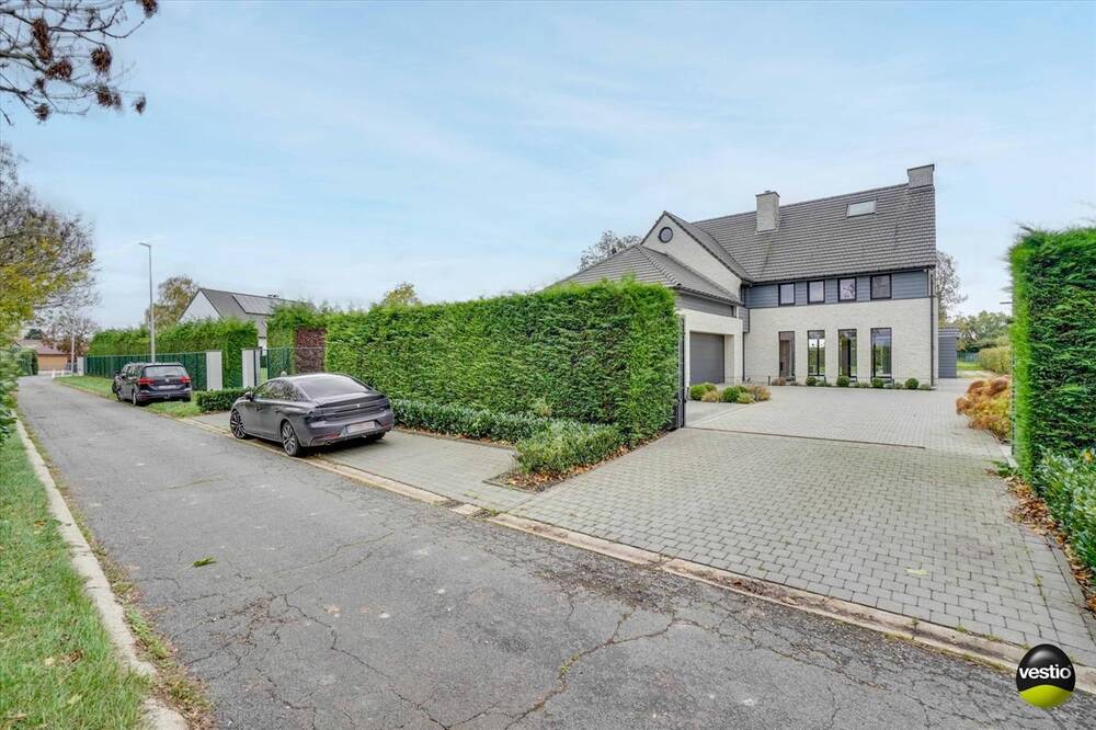 Huis te  koop in Sint-Truiden 3800 849000.00€ 6 slaapkamers 387.00m² - Zoekertje 1383274
