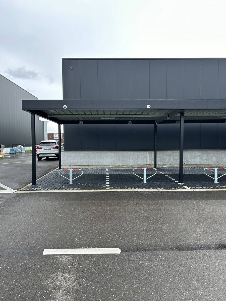 Parking & garage te  koop in Bree 3960 3250.00€  slaapkamers m² - Zoekertje 1389372