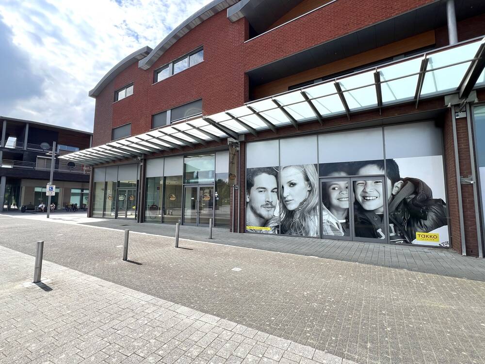 Handelszaak te huur in Maaseik 3680 2890.00€ slaapkamers 408.00m² - Zoekertje 73026