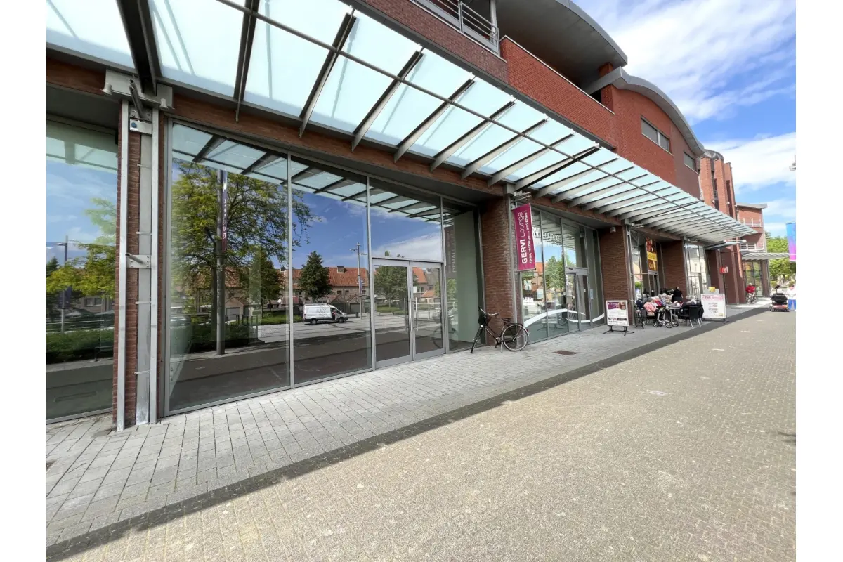 Handelszaak te  huur in Maaseik 3680 1029.00€  slaapkamers 121.00m² - Zoekertje 73027
