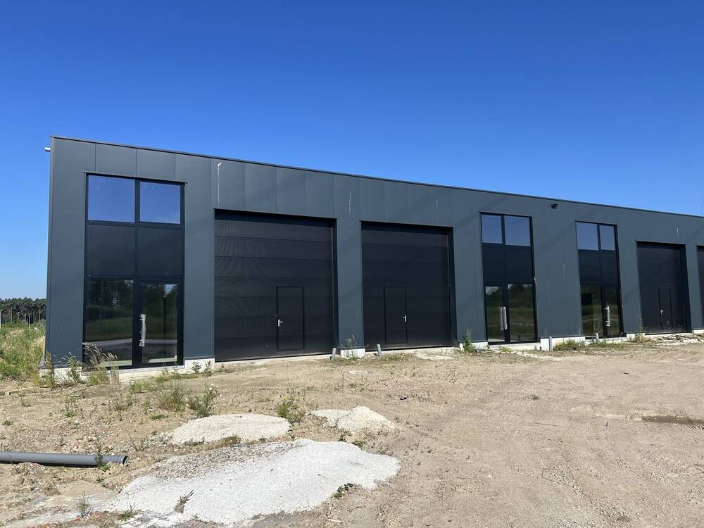 Handelszaak te huur in Dilsen-Stokkem 3650 1625.00€ slaapkamers 325.00m² - Zoekertje 106664