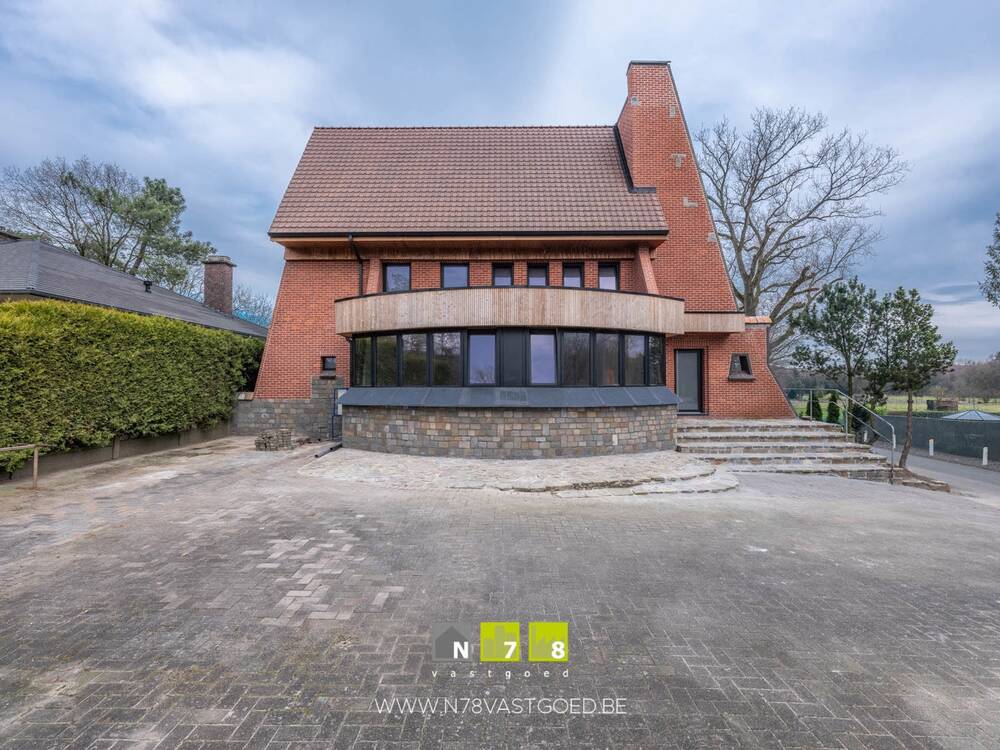 Huis te koop in As 3665 449000.00€ 6 slaapkamers 274.00m² - Zoekertje 114445