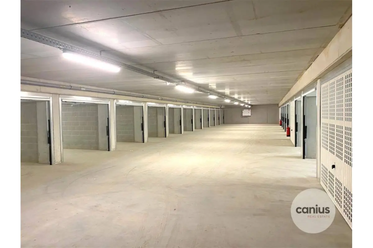 Parking & garage te  koop in Sint-Truiden 3800 32000.00€  slaapkamers m² - Zoekertje 156404