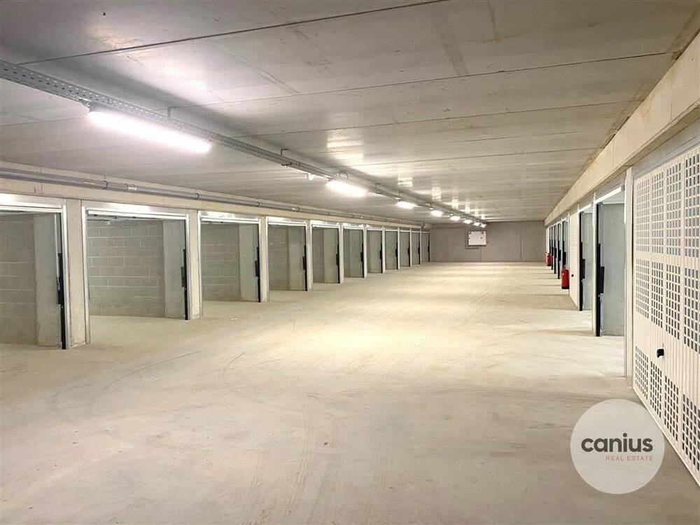 Parking & garage te koop in Sint-Truiden 3800 32000.00€ slaapkamers m² - Zoekertje 156404