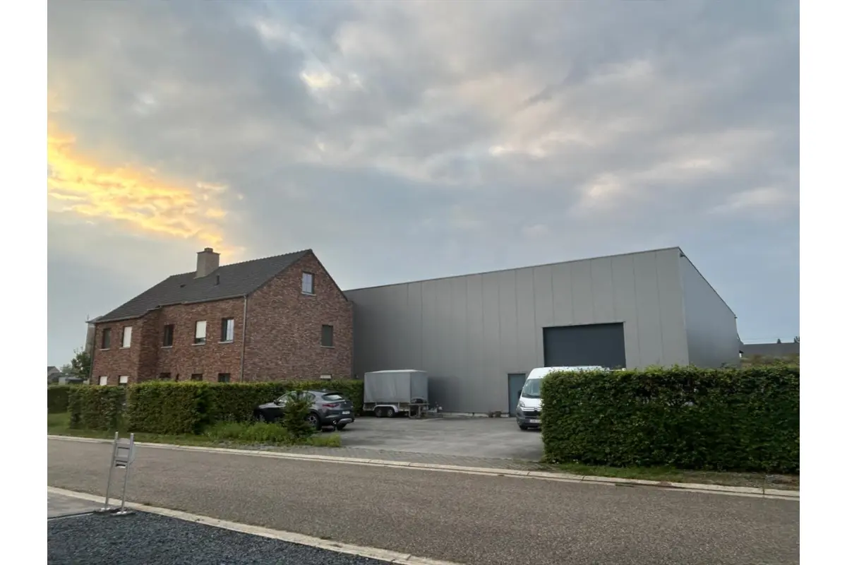 Handelszaak te  koop in Hamont 3930 1000000.00€  slaapkamers 377.30m² - Zoekertje 217125