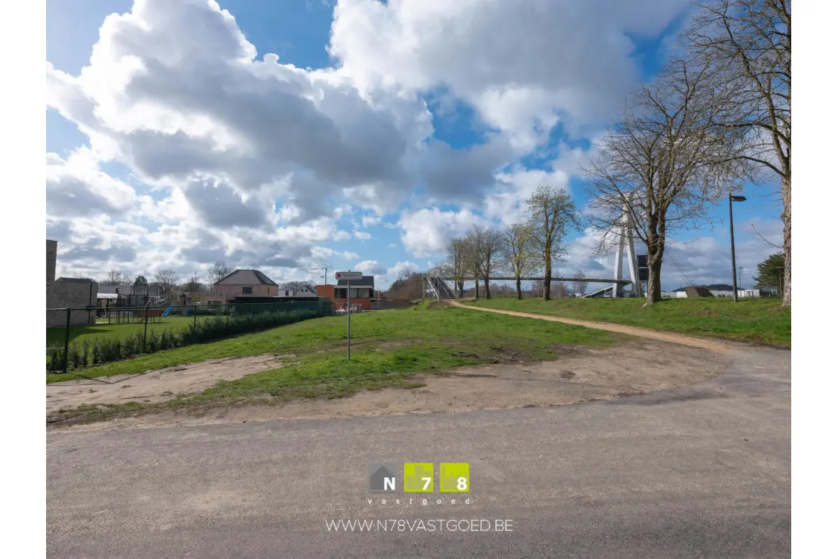 Grond te  koop in Dilsen-Stokkem 3650 225000.00€  slaapkamers m² - Zoekertje 223769