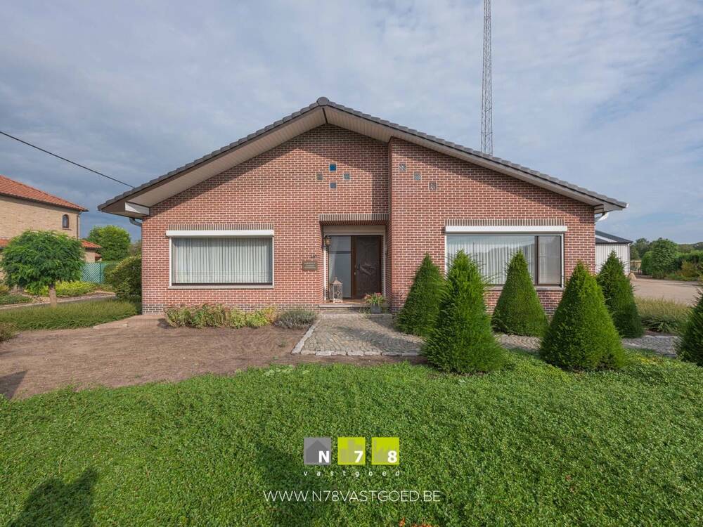 Huis te  koop in Meeuwen-Gruitrode 3670 0.00€ 3 slaapkamers 1415.00m² - Zoekertje 225598