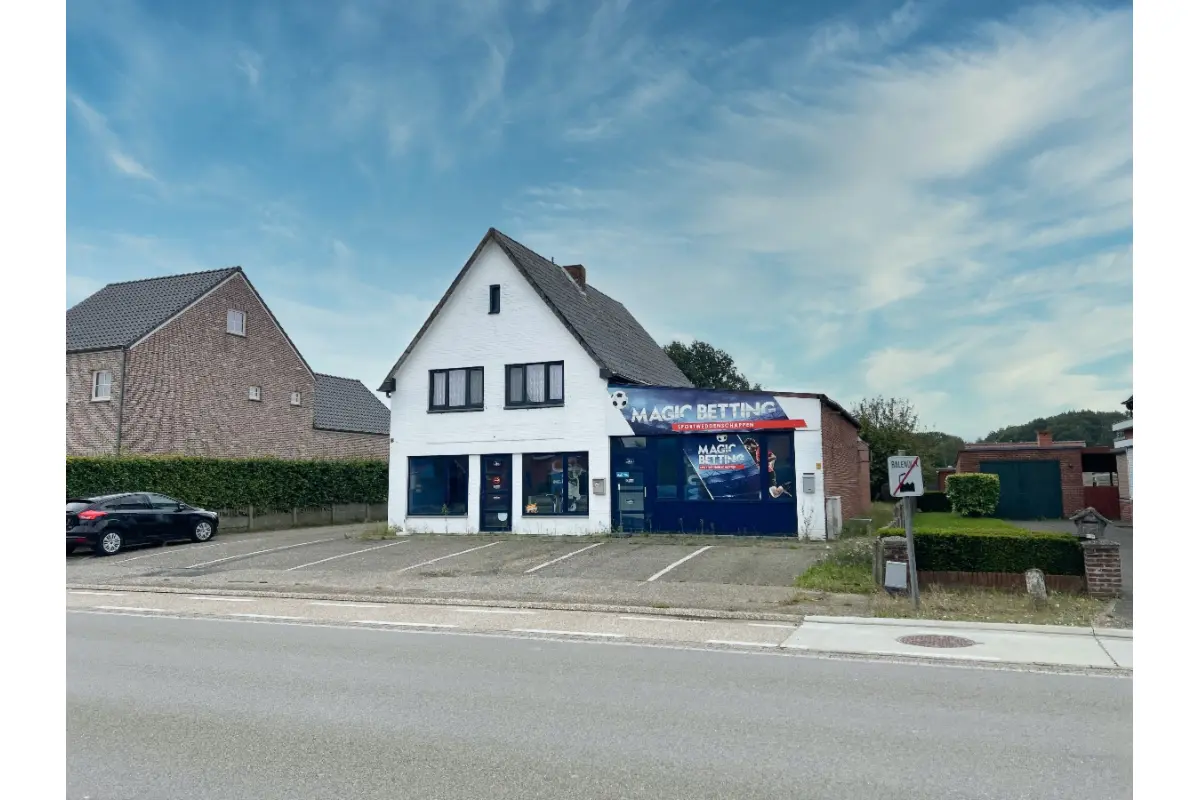 Handelszaak te  huur in Lommel 3920 950.00€ 0 slaapkamers 104.00m² - Zoekertje 248129