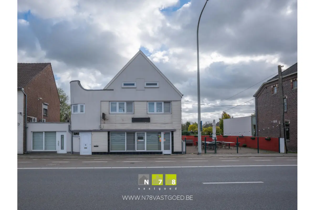 Handelszaak te  koop in Dilsen-Stokkem 3650 429000.00€  slaapkamers 246.00m² - Zoekertje 299563