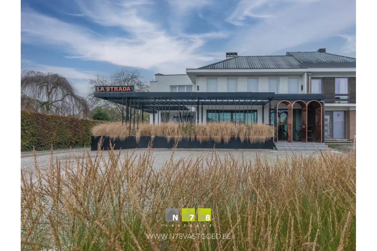 Handelszaak te  koop in Maasmechelen 3630 1275000.00€  slaapkamers 408.00m² - Zoekertje 303968