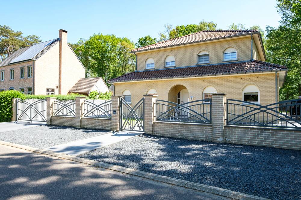Villa te  koop in Beverlo 3581 599000.00€ 4 slaapkamers 251.00m² - Zoekertje 314748