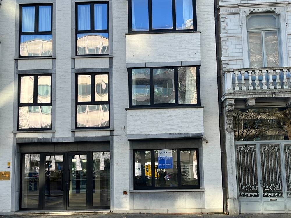 Handelszaak te  huur in Hasselt 3500 1095.00€  slaapkamers m² - Zoekertje 326778