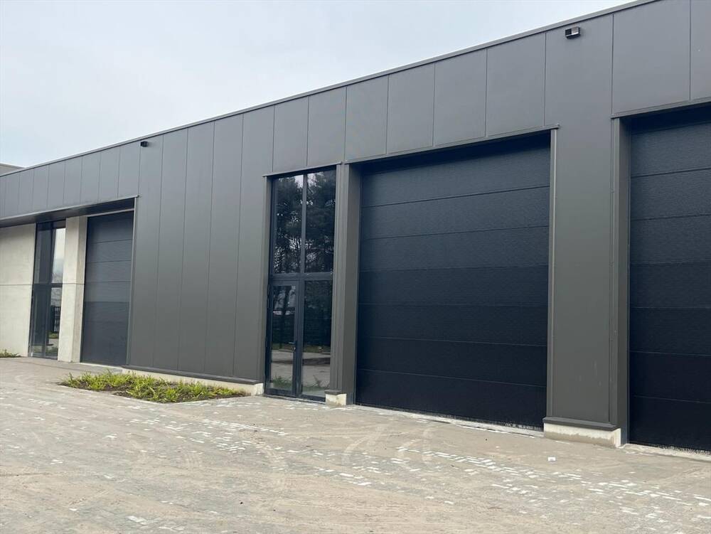 Handelszaak te  huur in Tessenderlo 3980 2100.00€  slaapkamers m² - Zoekertje 327746