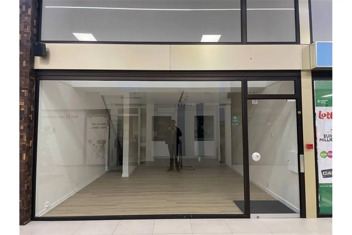 Handelszaak te  koop in Genk 3600 67000.00€  slaapkamers 76.00m² - Zoekertje 335991