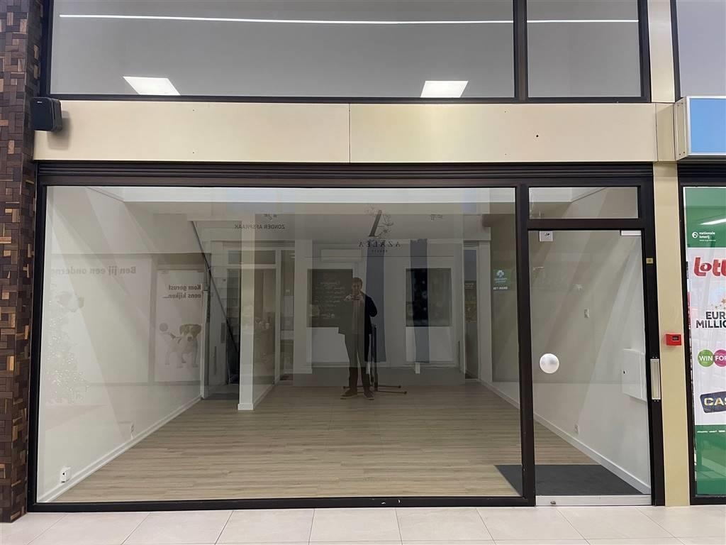 Handelszaak te koop in Genk 3600 67000.00€ slaapkamers 76.00m² - Zoekertje 335991