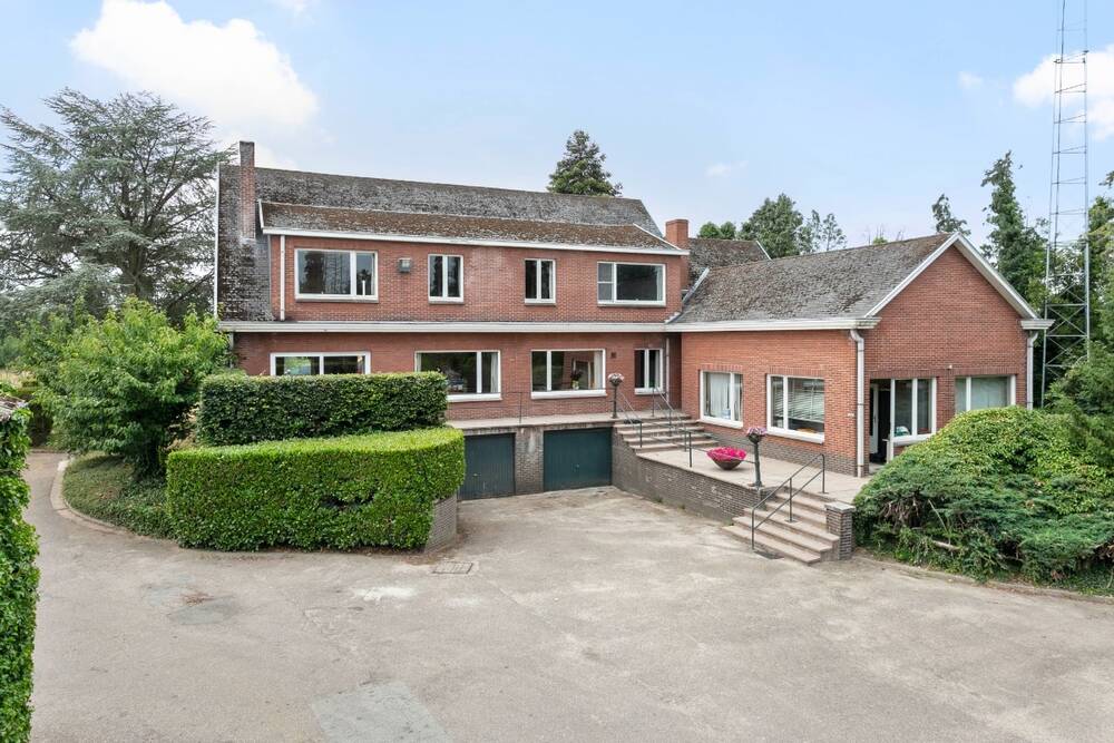 Handelszaak te koop in Bree 3960 685000.00€ 7 slaapkamers 407.00m² - Zoekertje 345560