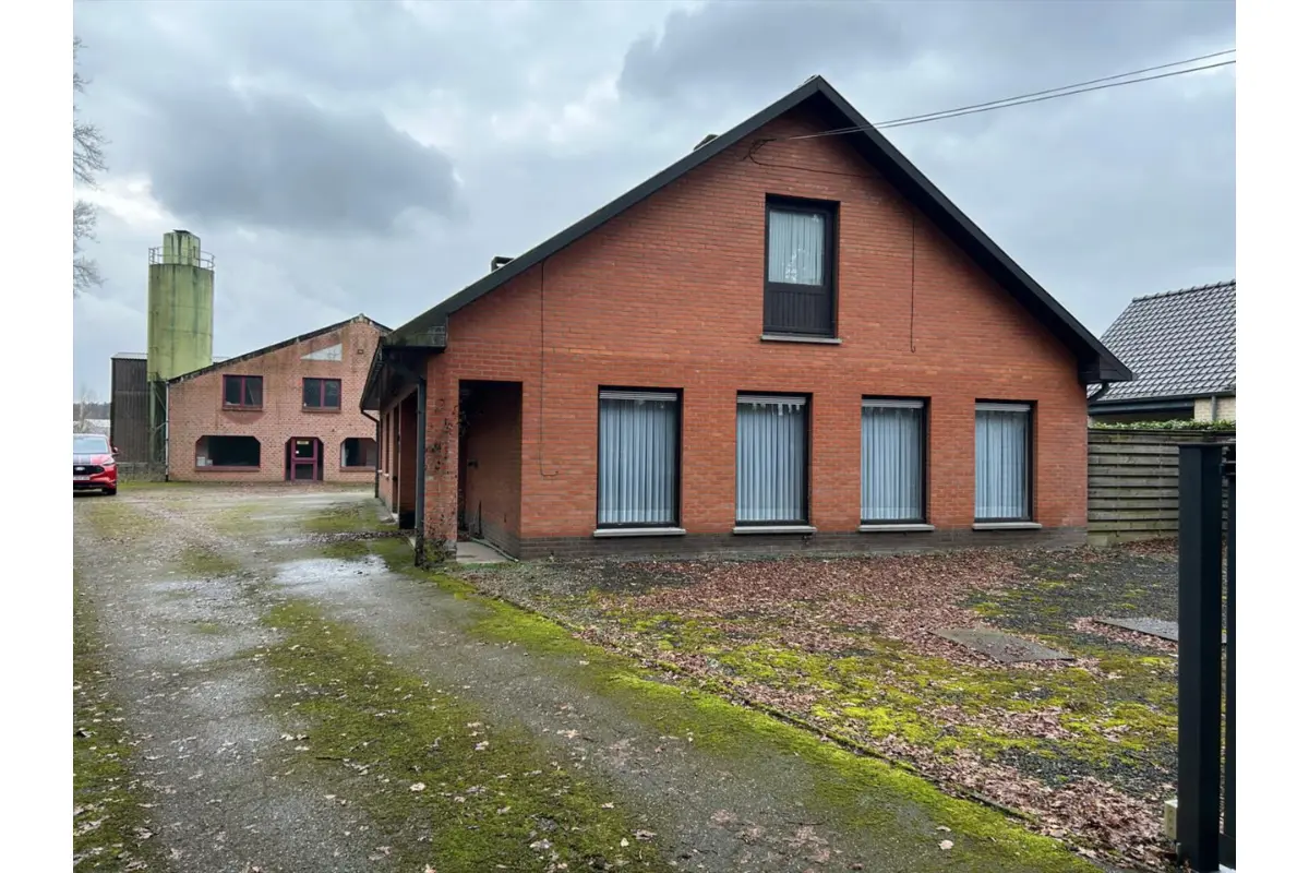 Huis te  koop in Grote-Brogel 3990 240000.00€  slaapkamers 241.00m² - Zoekertje 351024