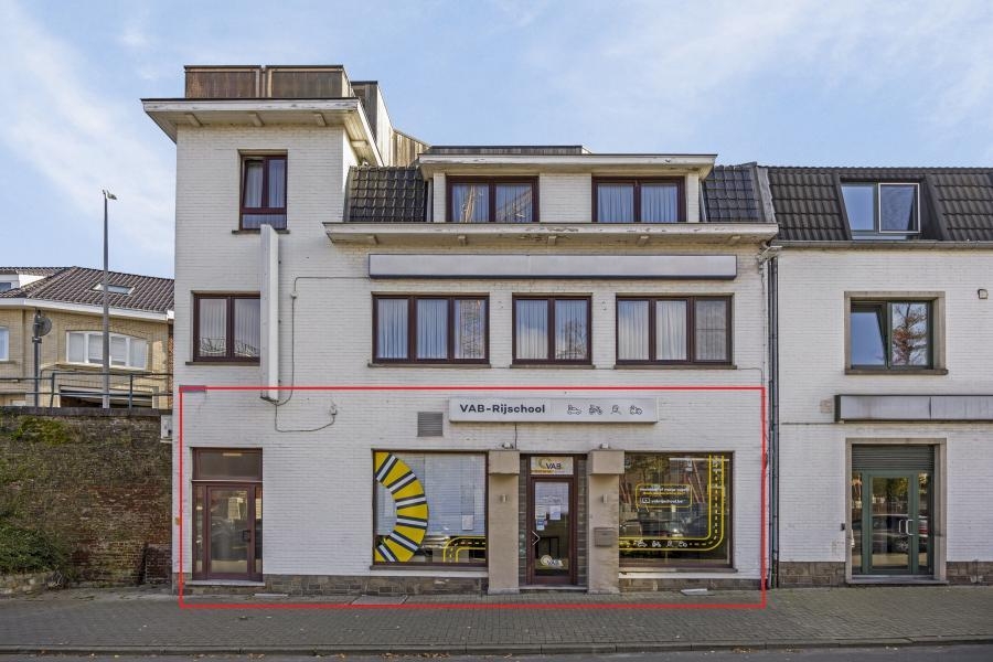 Handelszaak te koop in Tongeren 3700 149999.00€ slaapkamers m² - Zoekertje 356509