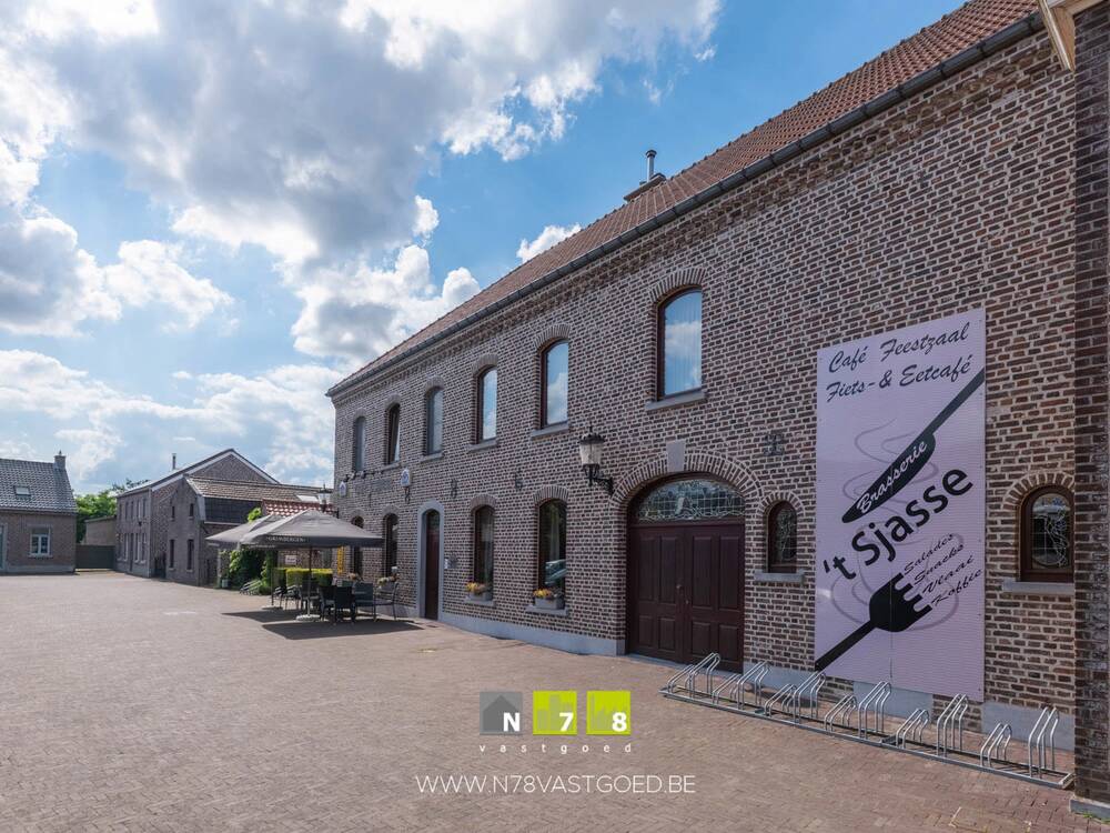 Huis te  koop in Bree 3960 599000.00€ 4 slaapkamers 470.00m² - Zoekertje 364581