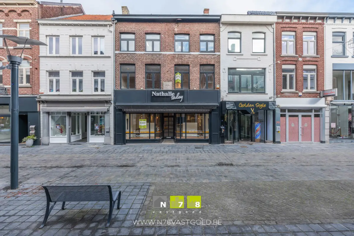 Handelszaak te  koop in Maaseik 3680 325000.00€  slaapkamers 388.00m² - Zoekertje 368610