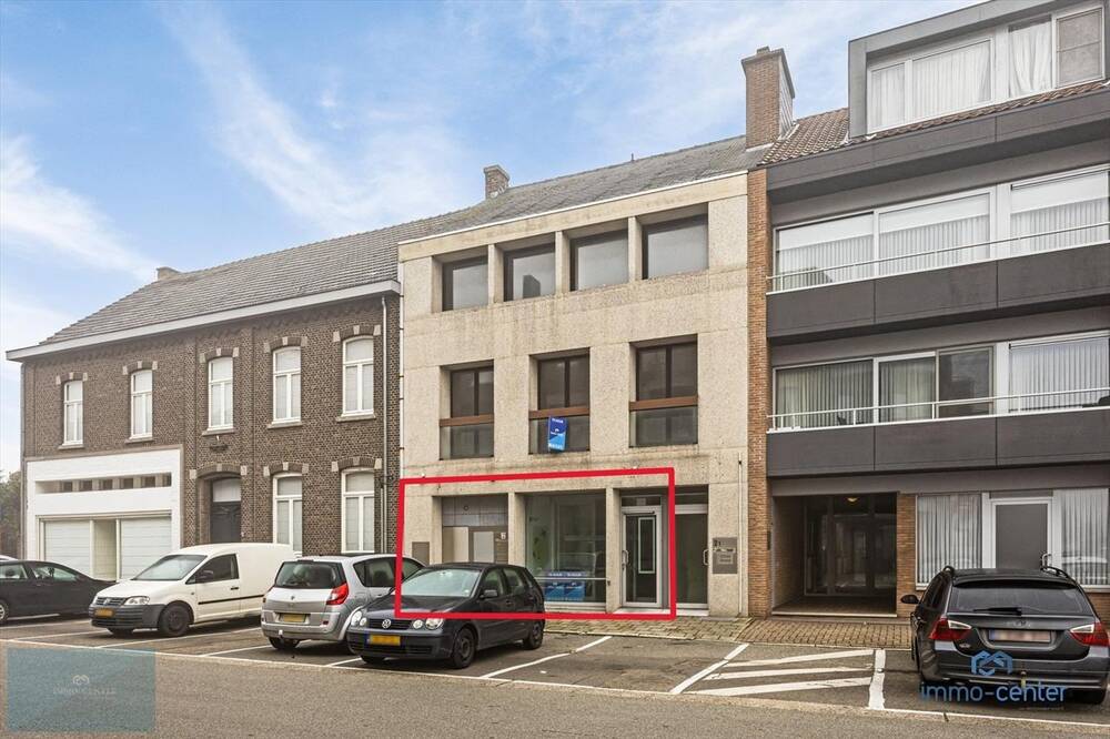 Handelszaak te  huur in Neeroeteren 3680 850.00€  slaapkamers m² - Zoekertje 376429