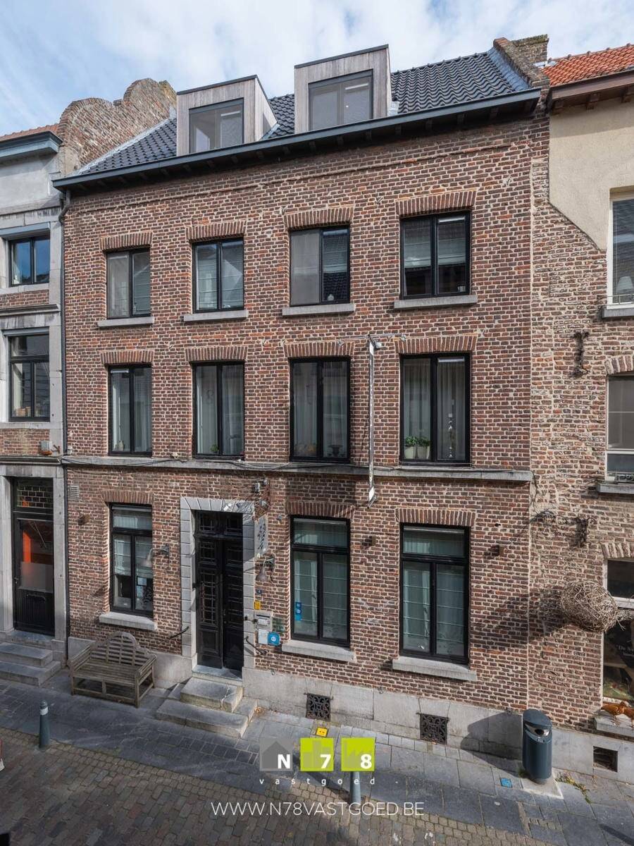 Huis te koop in Maaseik 3680 775000.00€ slaapkamers 250.00m² - Zoekertje 377386