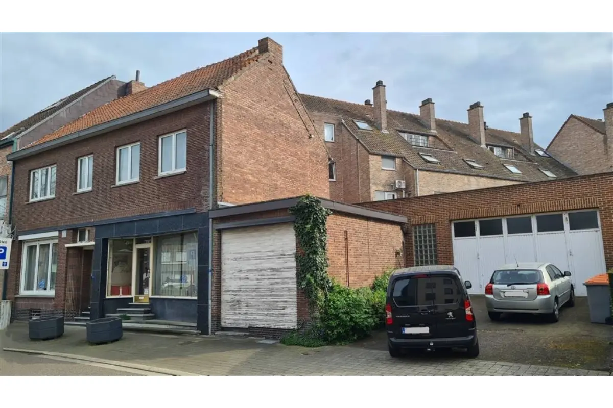 Huis te  koop in Munsterbilzen 3740 225000.00€ 5 slaapkamers 215.00m² - Zoekertje 378864