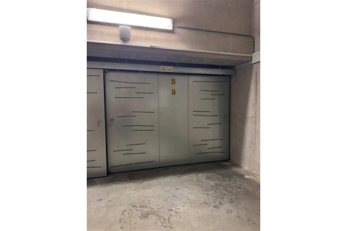 Parking & garage te  huur in Genk 3600 65.00€  slaapkamers m² - Zoekertje 382887