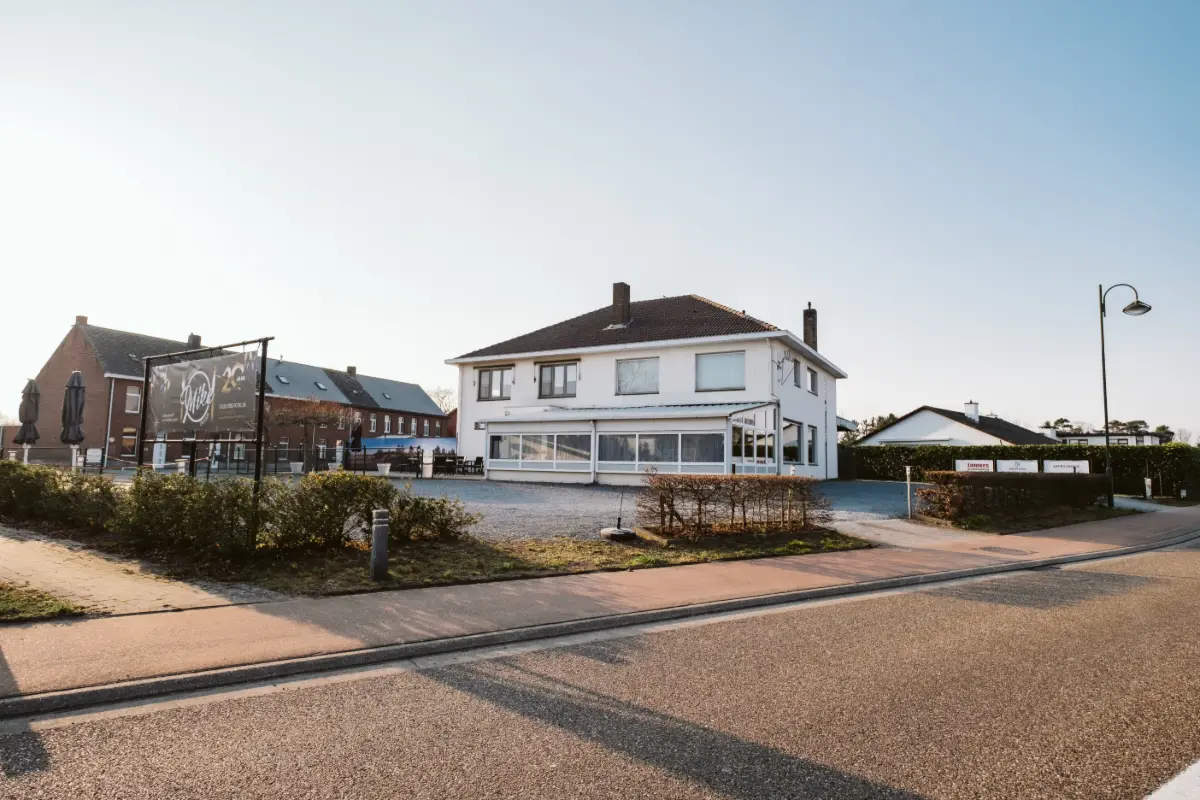 Handelszaak te  koop in Achel 3930 0.00€ 2 slaapkamers 366.00m² - Zoekertje 384507