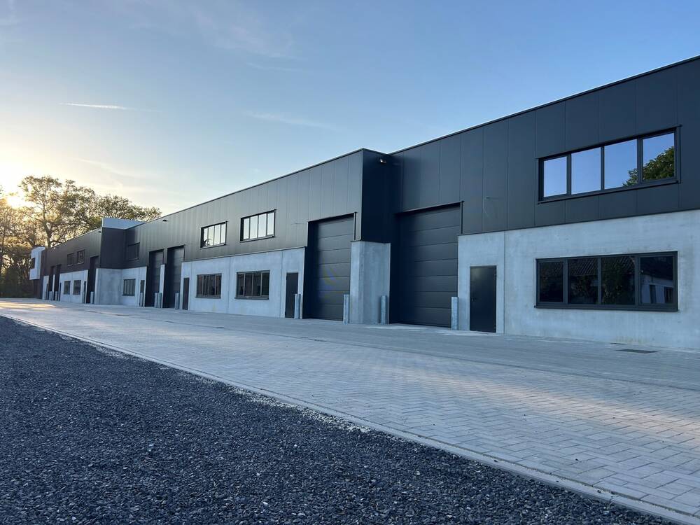 Handelszaak te huur in Zonhoven 3520 4075.00€ slaapkamers 464.00m² - Zoekertje 390852